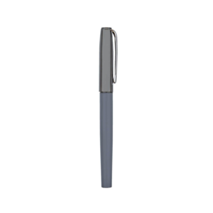 RQ1060, BOLÍGRAFO SEDÁ BOLÍGRAFO metálico con tapón. Cuerpo en color gris y el tapón en color gun. Incluye estuche.