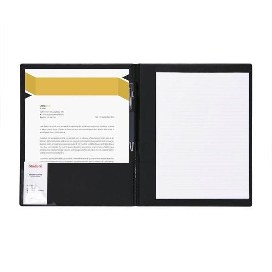 M-8900, CARPETA VINIL. Incluye block de 20 hojas a rayas, 2 separadores de documentos, compartimento para tarjeta y ceja para BOLÍGRAFO.